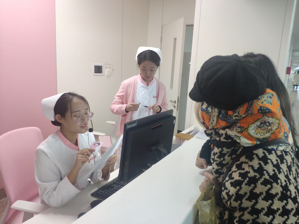 【一點資訊】健康陜西報道—公益在路上，西安國際醫(yī)學(xué)中心醫(yī)院腫瘤免費篩查行動溫暖人心