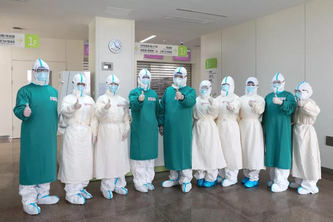 今日頭條——大年三十，一位護士對媽媽說她要去武漢