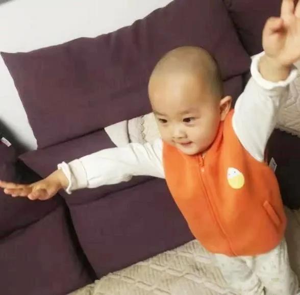 【戰(zhàn)“疫”日記】媽媽，請(qǐng)抱抱我！