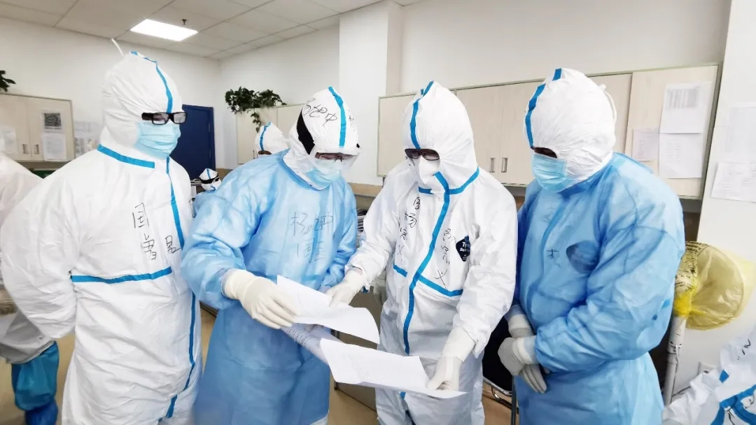 【戰(zhàn)“疫”人物】此刻，我不能有一絲松懈——記西安國際醫(yī)學(xué)中心醫(yī)院急診醫(yī)學(xué)科副主任楊宗義