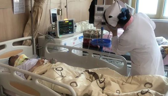 陽光報—西安國際醫(yī)學(xué)中心完成一例高難度腫瘤切除頸椎重建術(shù)