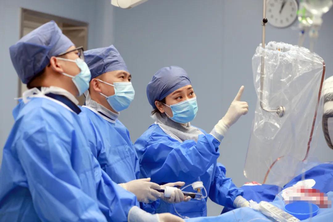 60分鐘打通“心路”！小伙子沖進診室，激動地說：我可找到你了！