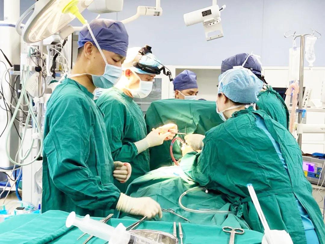 1+1＞2！“一站式”手術(shù)解決肺癌合并風(fēng)濕性心臟病患者病痛