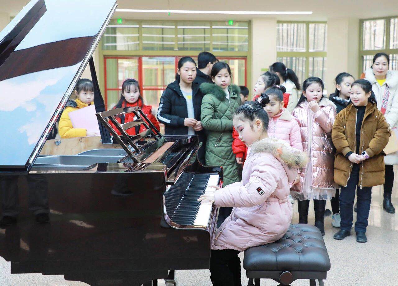 暖心！“小演奏家”走進(jìn)西安國際醫(yī)學(xué)中心醫(yī)院——“寒假健康教育公益行”研學(xué)活動之二