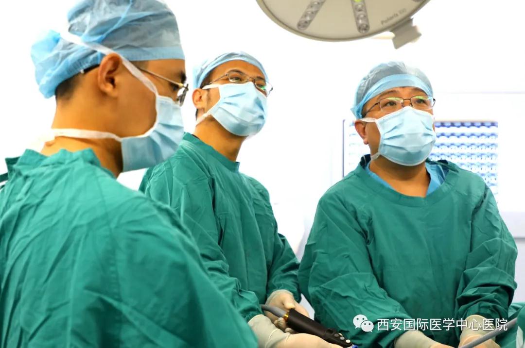 19年了，手上“汗流成河”！兩個小切口就治好這個“怪病”