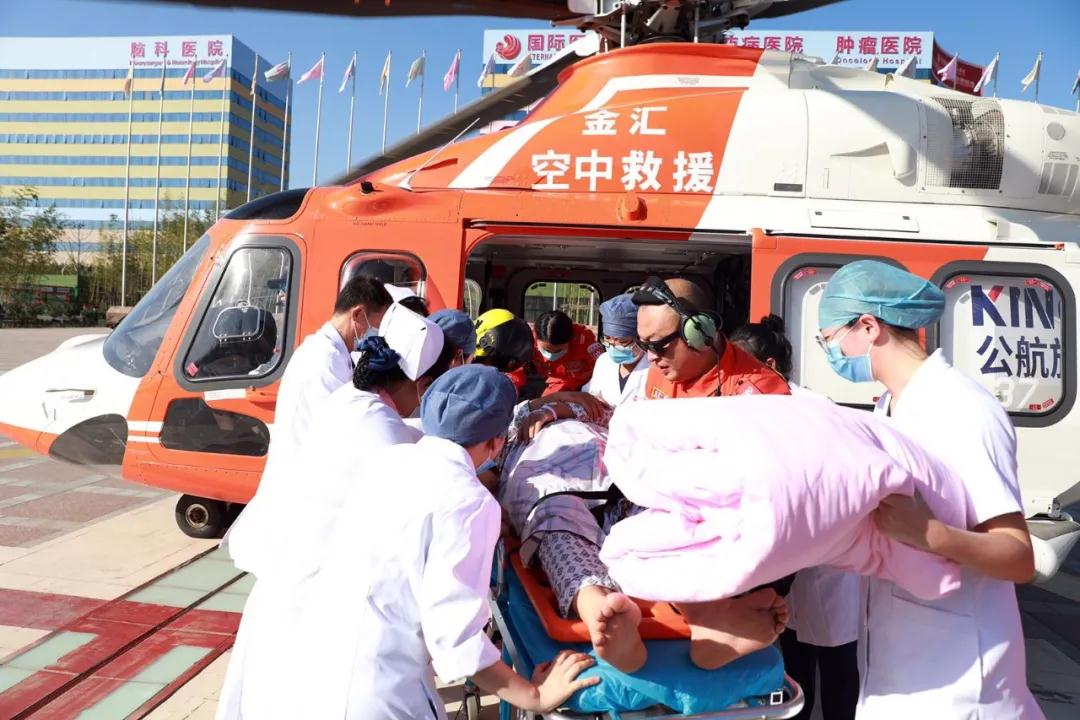 陜西網(wǎng)—生命續(xù)航，分秒必爭！  西安國際醫(yī)學(xué)中心醫(yī)院緊急救助一名跨省“飛”來的重癥患者