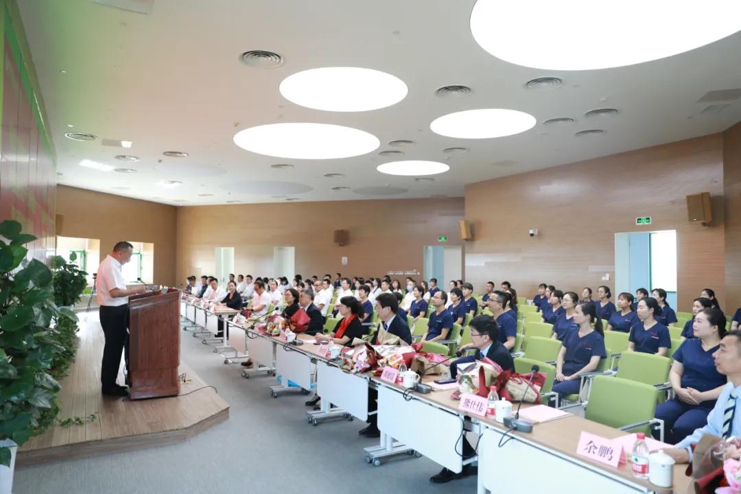 陽光網(wǎng)—昔日并肩戰(zhàn) ，今日敘佳緣 隨州市中心醫(yī)院到國際醫(yī)學(xué)中心醫(yī)院參觀交流