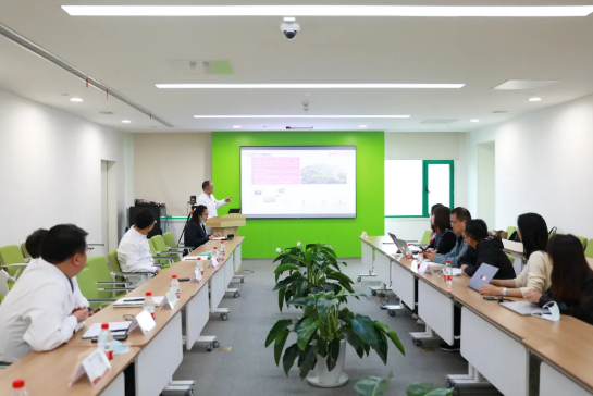 阿里健康頻道運(yùn)營部余澤偉總經(jīng)理一行到訪西安國際醫(yī)學(xué)中心醫(yī)院