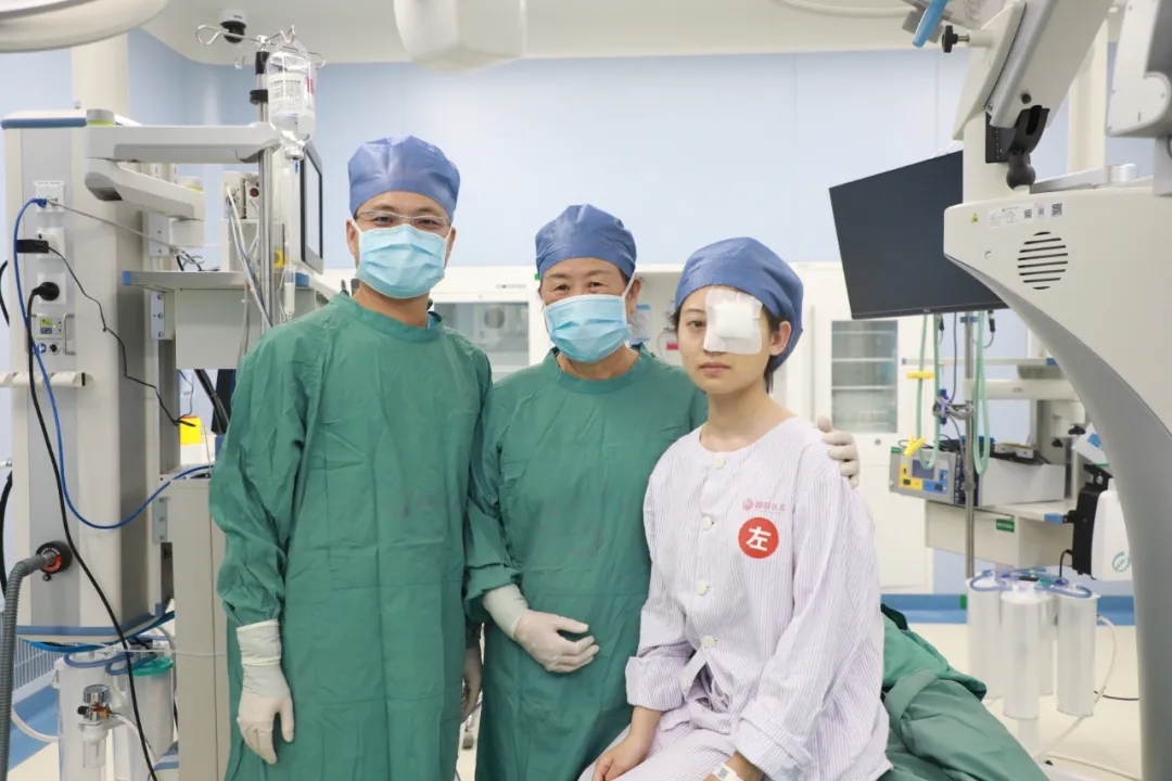 暑期摘鏡潮！18歲女孩開啟“無鏡”人生