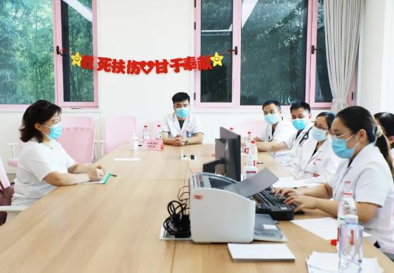 不掛號，解決多個(gè)問題，多學(xué)科MDT聯(lián)合門診讓更年期女性少跑腿，更安心！