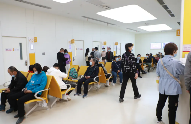 專家提醒：暴飲暴食容易誘發(fā)急性胰腺炎等疾??！