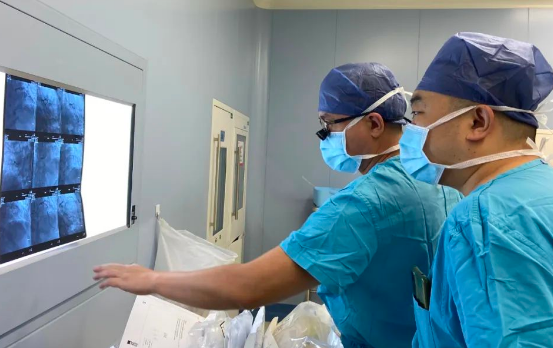 這，就是醫(yī)護(hù)人員的“硬核”擔(dān)當(dāng)！