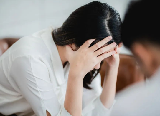 沒食欲、睡眠差、全身乏……這些“長(zhǎng)新冠”癥狀有可能是心理疾病撥打96999-3可免費(fèi)咨詢