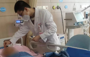 危急重癥、“大白肺” 90%以上恢復(fù)良好，他們?nèi)绾巫龅降模?>
				             </a>
                <div   id=