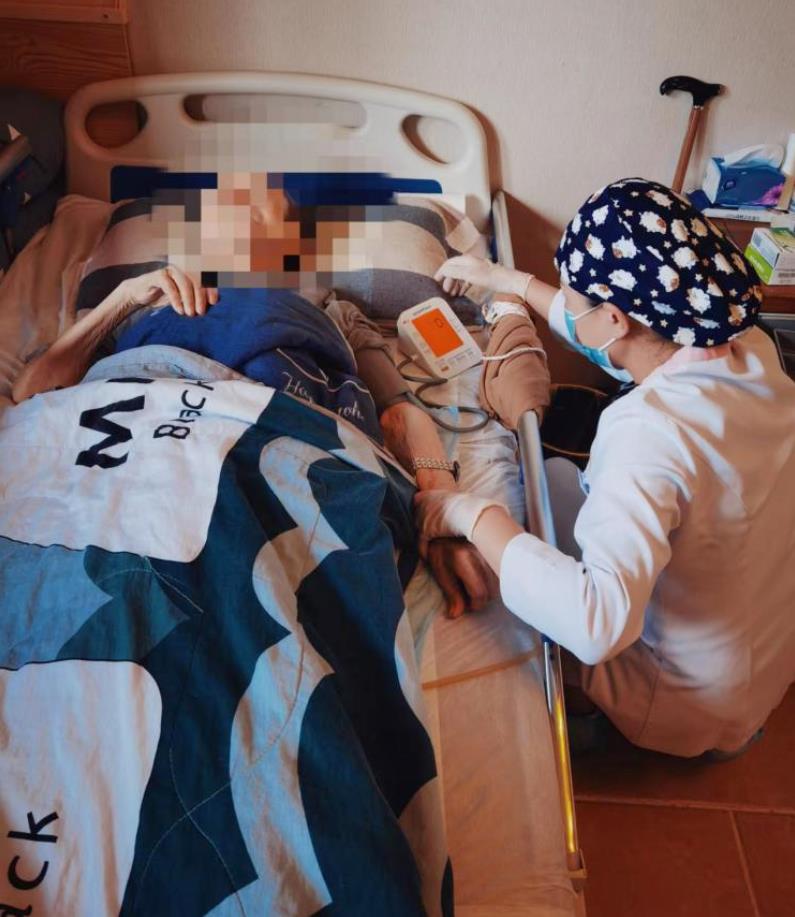 手機(jī)下單，護(hù)理到家！“西安國(guó)際醫(yī)學(xué)中心互聯(lián)網(wǎng)醫(yī)院上門護(hù)理服務(wù)”歡迎來約