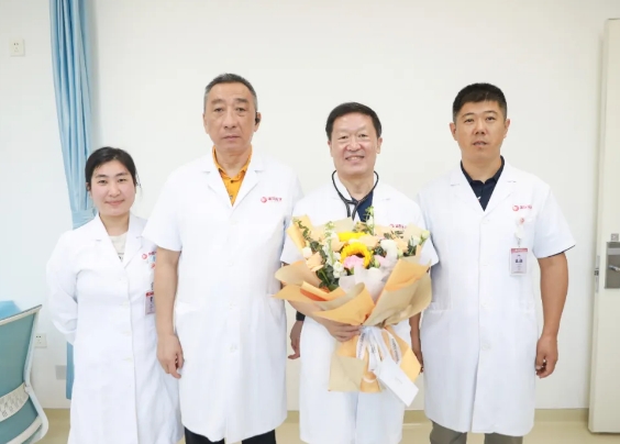 醫(yī)路相伴 感懷師恩！我院開展教師節(jié)慰問活動