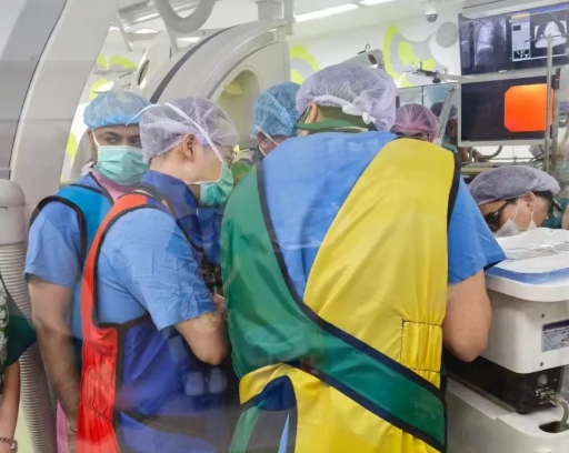 歐陽海峰教授受邀赴泰國進(jìn)行呼吸介入手術(shù)指導(dǎo)