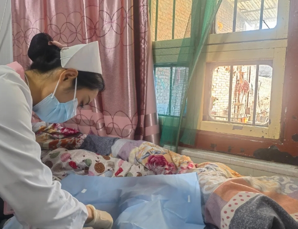 護(hù)理到家，愛不掉線—— “互聯(lián)網(wǎng)+護(hù)理上門”服務(wù)打造24小時溫馨守護(hù)！